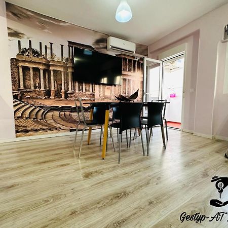 Imperium Apartamentos Centro Parking Gratis Мерида Екстериор снимка
