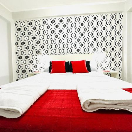 Imperium Apartamentos Centro Parking Gratis Мерида Екстериор снимка