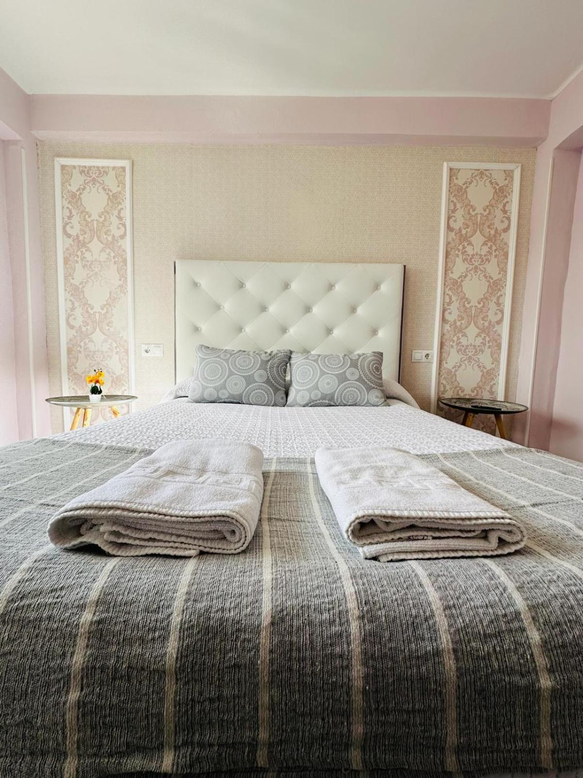 Imperium Apartamentos Centro Parking Gratis Мерида Екстериор снимка