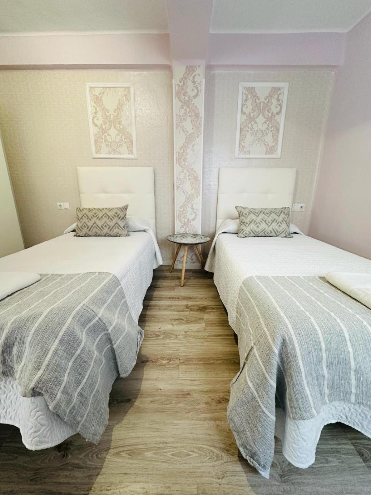 Imperium Apartamentos Centro Parking Gratis Мерида Екстериор снимка