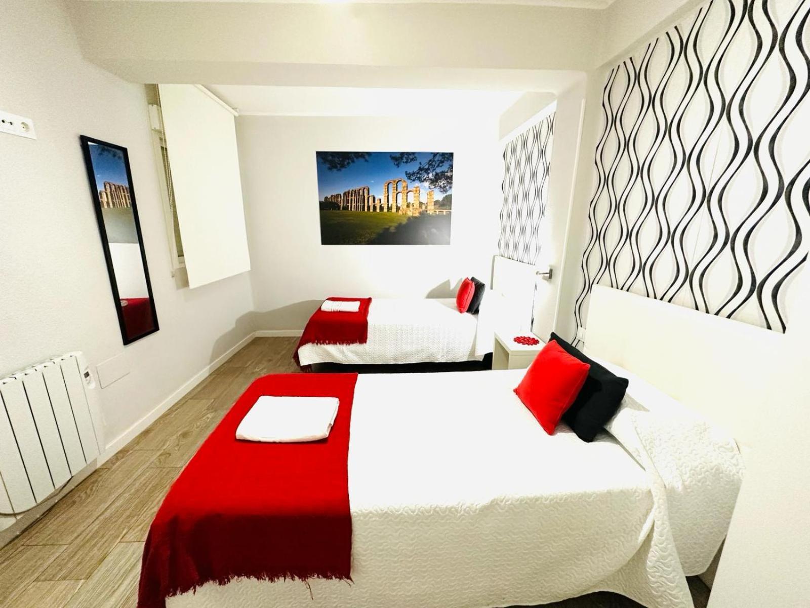 Imperium Apartamentos Centro Parking Gratis Мерида Екстериор снимка